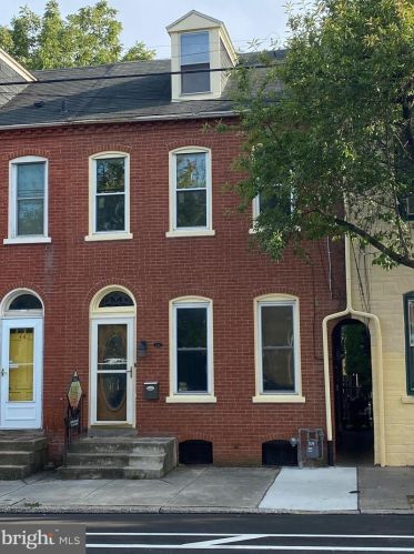 444 Lemon St, Lancaster, PA 17603-3345
