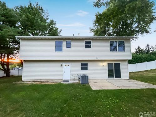 6 Ericson Ave, Helmetta NJ  08828-1107 exterior