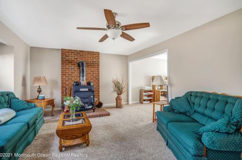 1068 Toms River Rd, Jackson Twp NJ  08527-5240 exterior