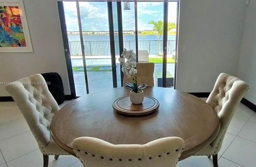 15800 88th Ave, Hialeah FL  33018-2019 exterior