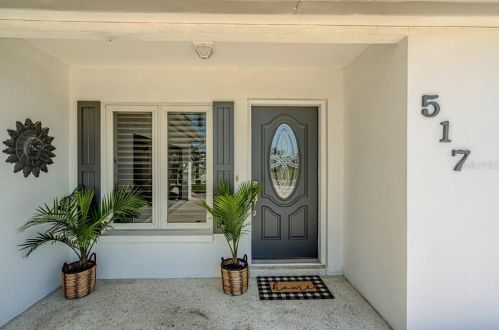 517 Crystal Dr, Saint Petersburg, FL 33708-2363