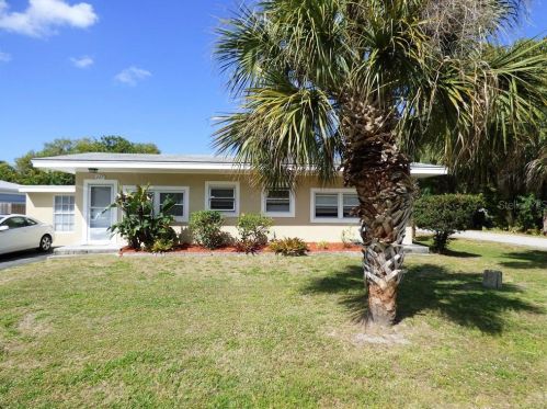 227 Shore Rd, Nokomis, FL 34275-1956