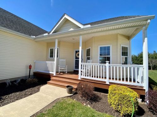 21 Steeple Chase Rd, East Windsor, CT 06088-1724