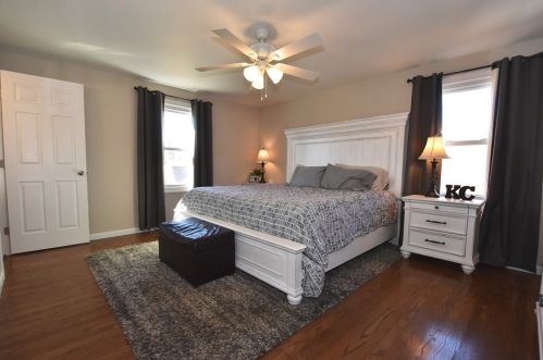 4669 Marina Dr, Whitaker PA  15120-2981 exterior