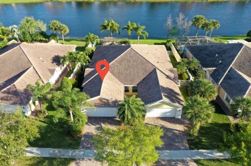 10440 Stratton Dr, Fort Pierce, FL 34987-2318
