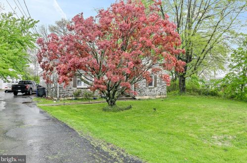 5001 Sunset Dr, Harrisburg, PA 17112-2168