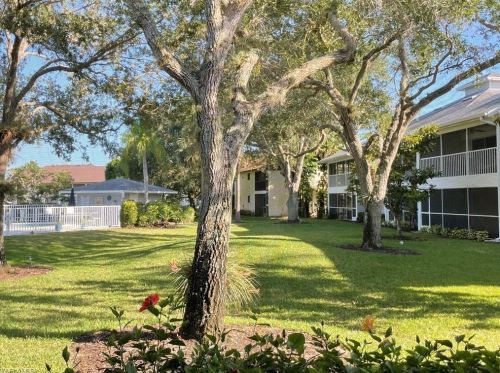 1100 Misty Pines Cir, Naples, FL 34105-2508