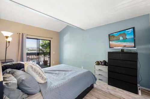 704 Silver Dr, Vista CA  92083-4243 exterior