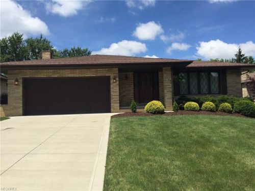 2740 Fleger Dr, Cleveland, OH 44134-6438