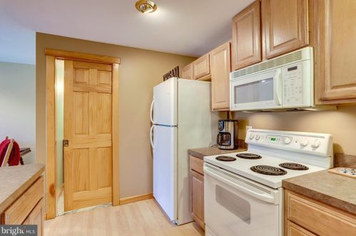 3714 Mountain Rd, Haymarket VA  20169-1739 exterior