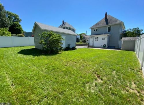 25 Chrystal St, Dover, NJ 07801-5405