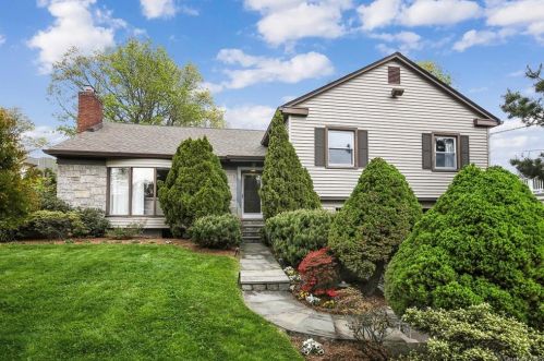 14 Abbey Close, Scarsdale, NY 10583-6852