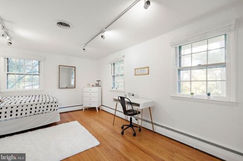 1421 Sugartown Rd, Berwyn PA  19312-1820 exterior