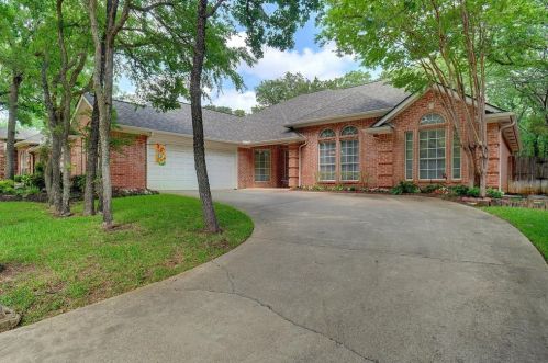 3620 Chateaux Ln, Hurst, TX 76054-2096