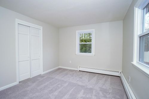 43 Joseph Rd, Salem NH  03079-2021 exterior