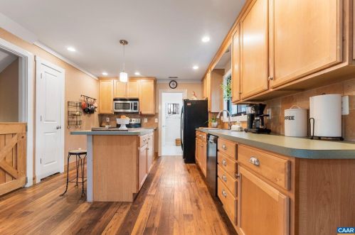 208 Jefferson Dr, Bybee VA  22963-2322 exterior