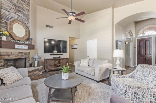 471 Kenneth Pl, Chandler AZ 85226-6037 exterior