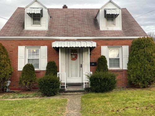 2858 Pioneer Dr, Ambridge, PA 15003-1460