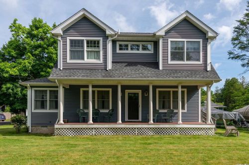 312 5th St, Elwood, NY 11731-2815