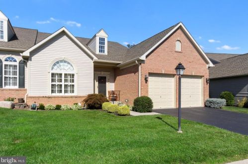 215 Prospect Cir, Shrewsbury, PA 17361-1646