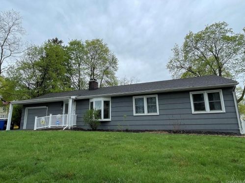 10 Mccanns Ln, Cornwall, NY 12518-1518