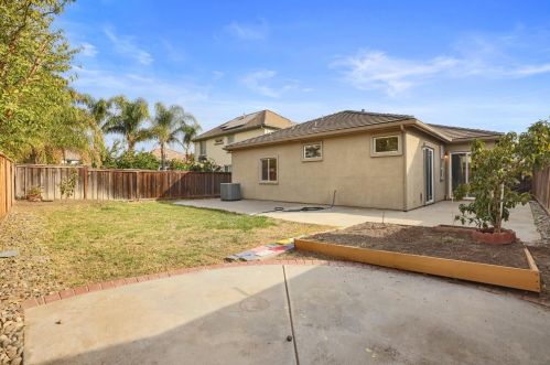 17769 Golden Spike Trl, Lathrop CA  95330-9373 exterior