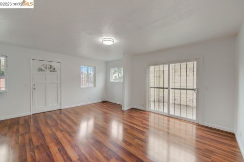 1136 92 Ave, Oakland CA 94603-1358 exterior