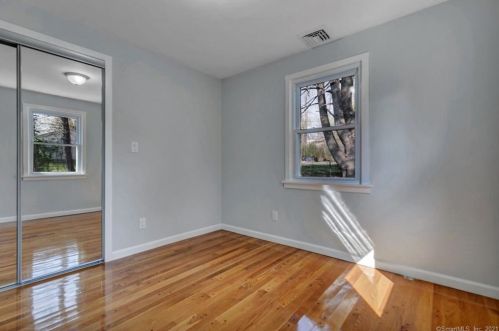 86 Woodland Dr, Northford CT  06472-1210 exterior