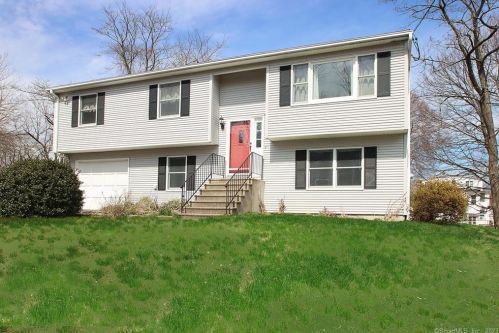 82 Norton St, Bristol, CT 06010-6164
