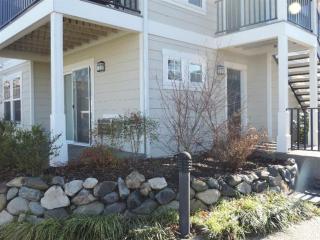 2261 Mccall Dr, Ashland, OR 97520-2380