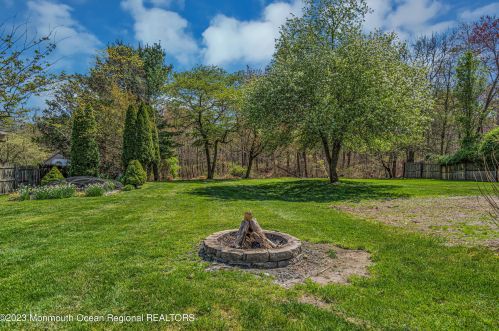 1013 Woodlane Rd, Jackson Twp NJ  08527-1555 exterior