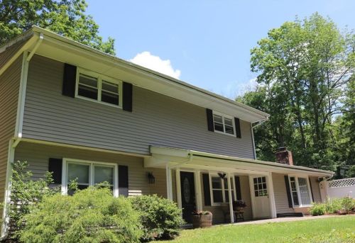 134 Deforest Rd, Wilton CT  06897-1911 exterior