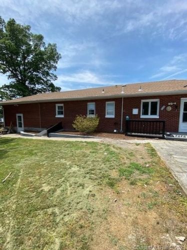 21 Wentworth St, Milford CT  06461-2352 exterior