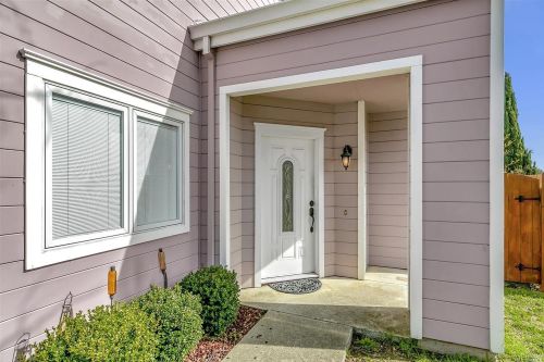 509 Poppy Cir, Benicia CA  94510-3715 exterior