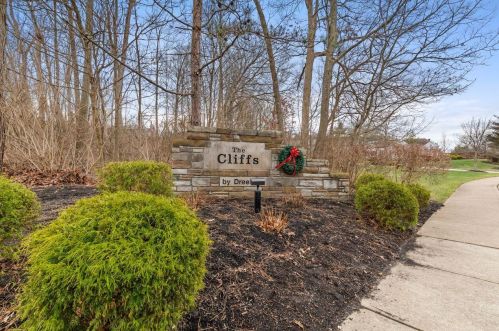 1802 Cliffview Ln, Florence KY  41042-2548 exterior