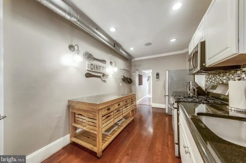 1826 18th St, Washington DC 20009-1707 exterior