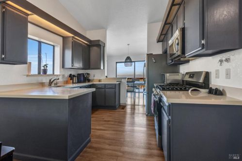 301 Rosemarie Pl, West Pittsburg CA  94565-6705 exterior