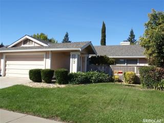 8095 Darien Cir, Sacramento, CA 95828-5535