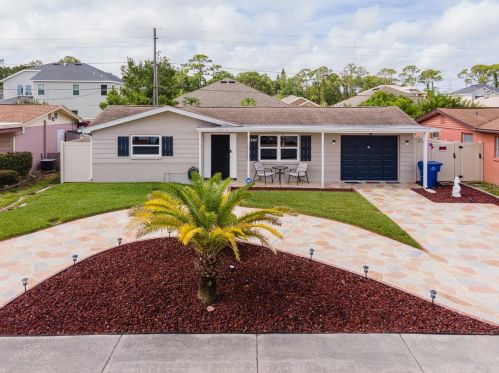 3242 Beacon Square Dr, Tarpon Springs, FL 34691-1053