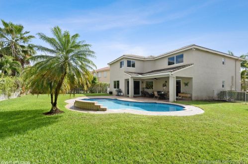 2082 176th Ave, Hollywood, FL 33029-5263
