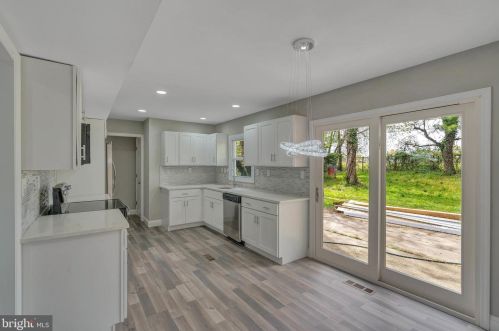 561 Charleston Rd, Willingboro NJ  08046-1768 exterior