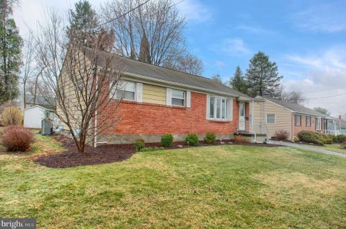 7 Woodmere Dr, Camp Hill, PA 17011-7942