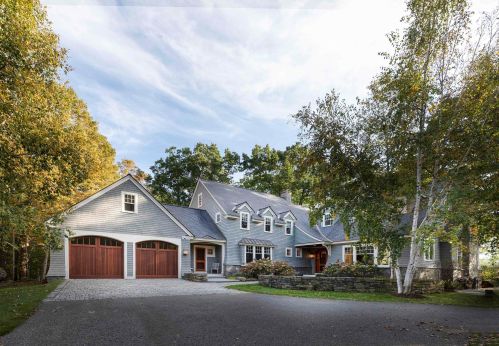 870 Lakeshore Dr, New London, NH 03257-5169