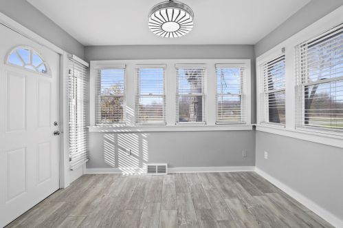 5750 43rd St, Milwaukee, WI 53220-5217