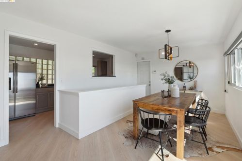 8017 Crest Ave, Oakland CA  94605-3611 exterior