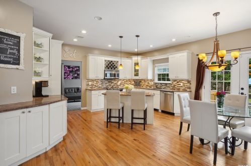 8 Raffaella Dr, Eastport NY  11941-1446 exterior