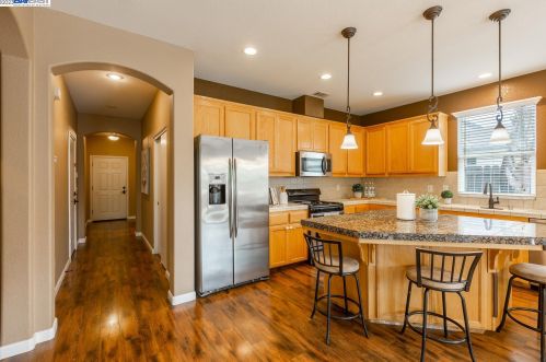 1169 Syracuse Ln, Manteca CA  95336-2990 exterior