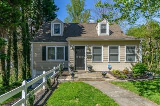 2313 Sherwood Dr, Winston Salem, NC 27103-4448