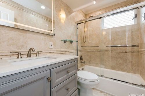 2493 7th Ave, Hempstead NY  11554-3325 exterior