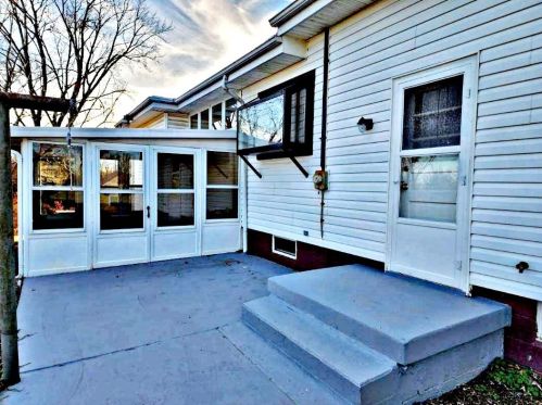 2322 Mechanicsburg Rd, Springfield OH 45503-2526 exterior